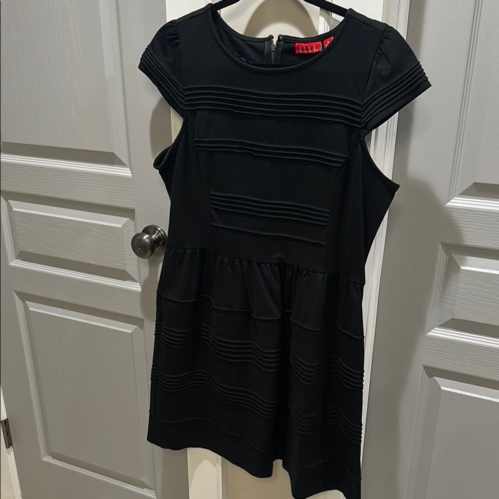 Elle Black Asymmetrical Cap Sleeve Short Sleeve Casual Dress
